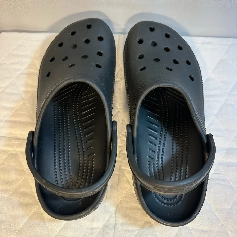 Crocs Baya Unisex Size Men 9 Women 11 Classic Clogs Sandals Shoes Slippers Black